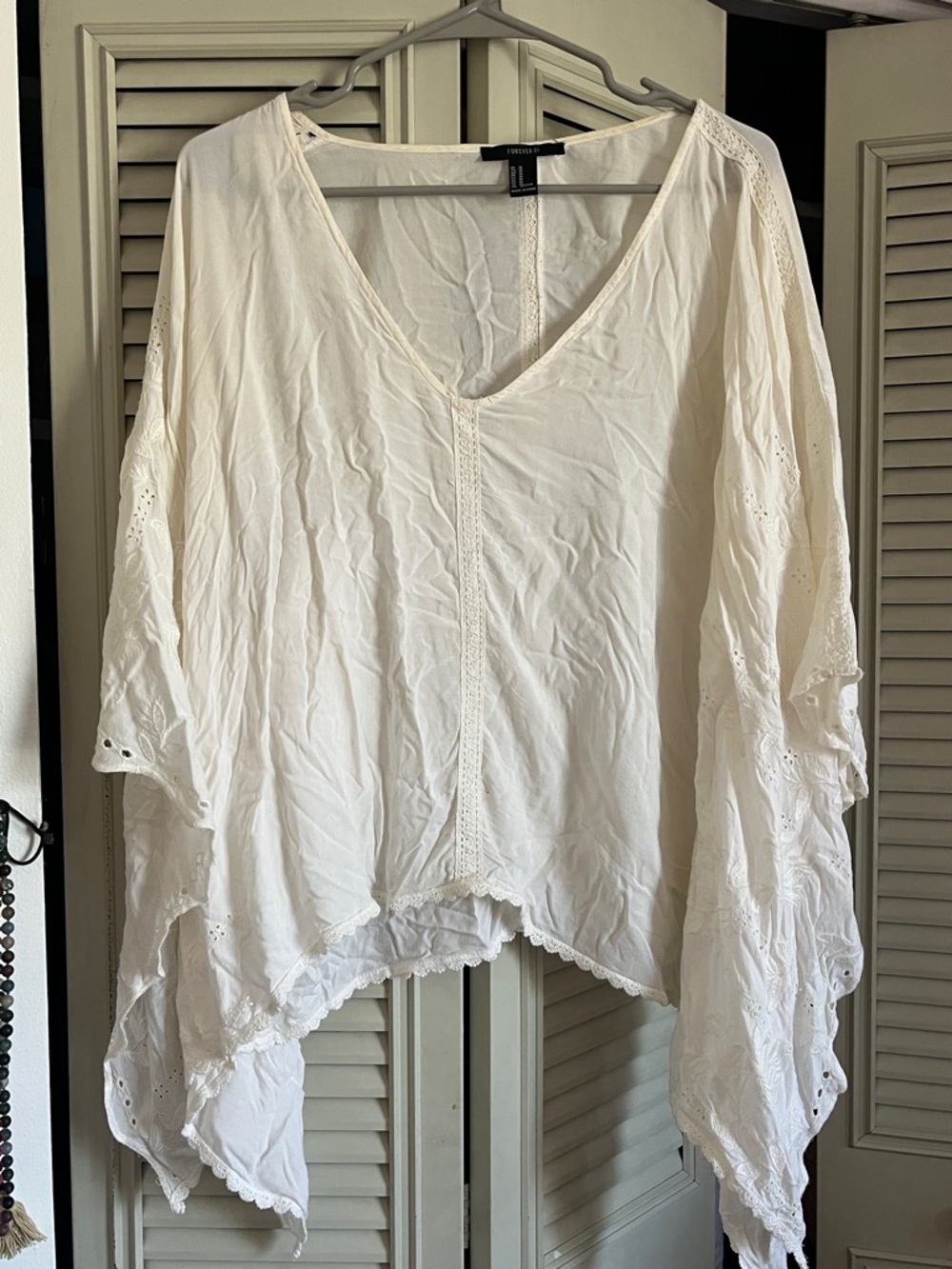 Forever 21 boho Festiva Embroidered Floral Women's Top